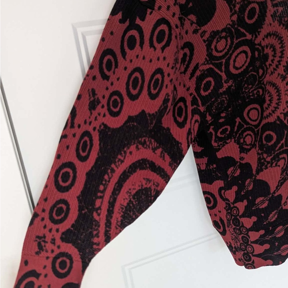 Desigual Red Black Printed Knit Top Size S Keyhole Neck 3/4 Sleeve - Picture 4 of 7